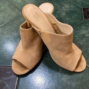 VICTORIA’S SECRET VS TAN OPEN TOE LEATHER HEELED SLIDE SHOES SIZE 7